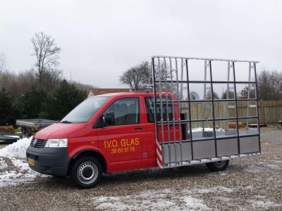 12-flatbedtruck-glassrack.jpg