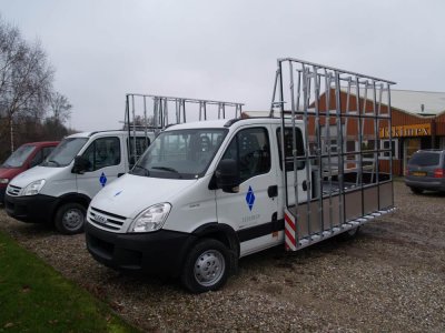 7-flatbedtruck-glassrack.jpg
