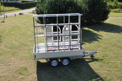 1-glassrack-on-trailer.JPG